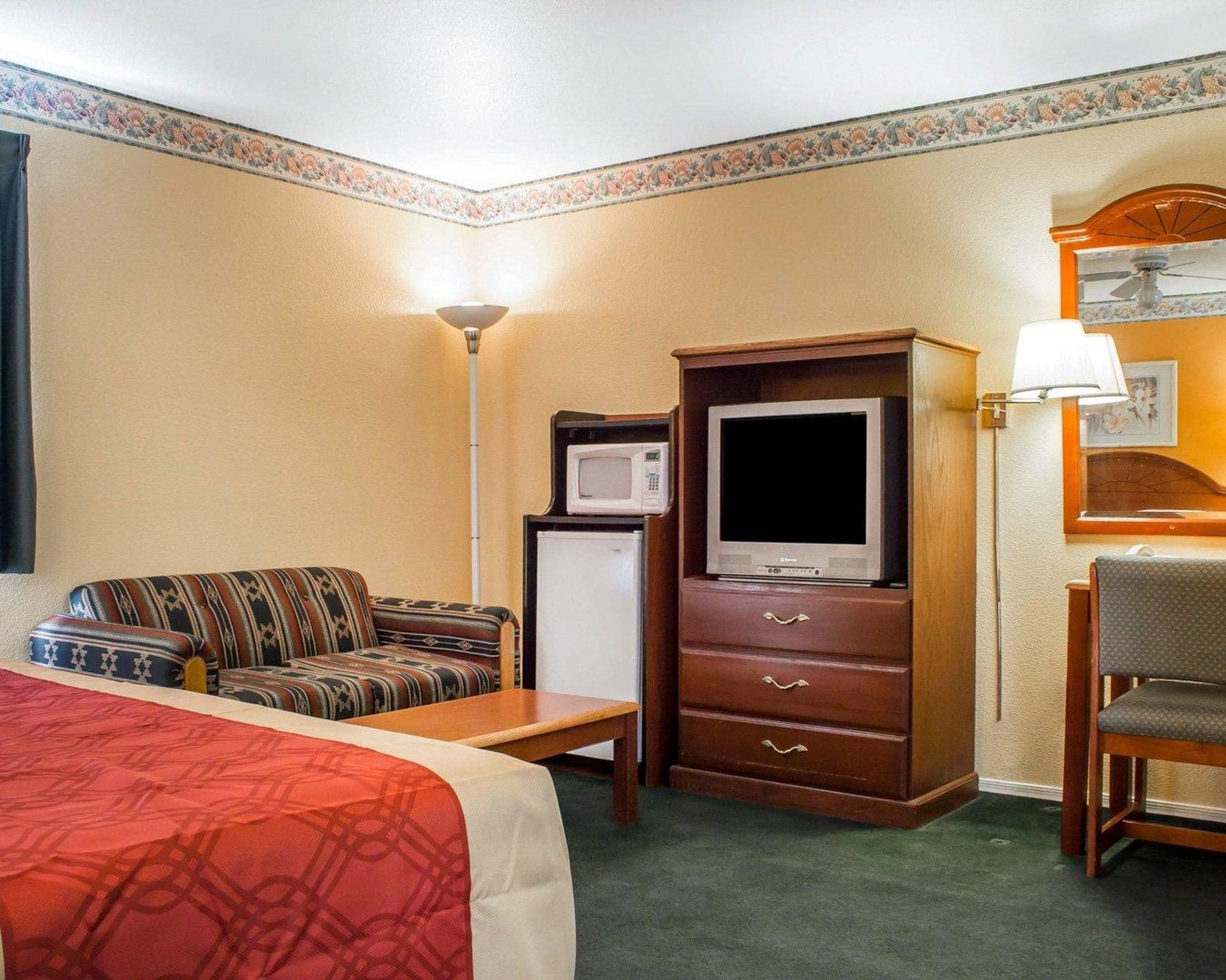 Travelodge By Wyndham Kingman Esterno foto