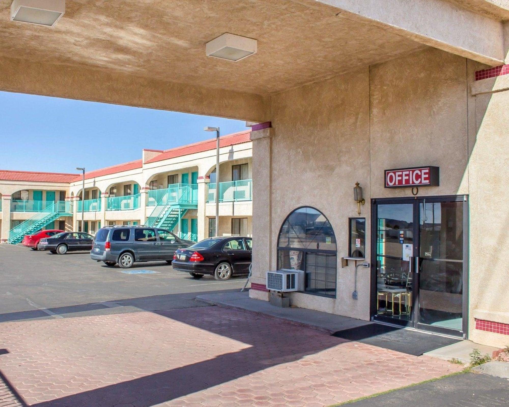 Travelodge By Wyndham Kingman Esterno foto