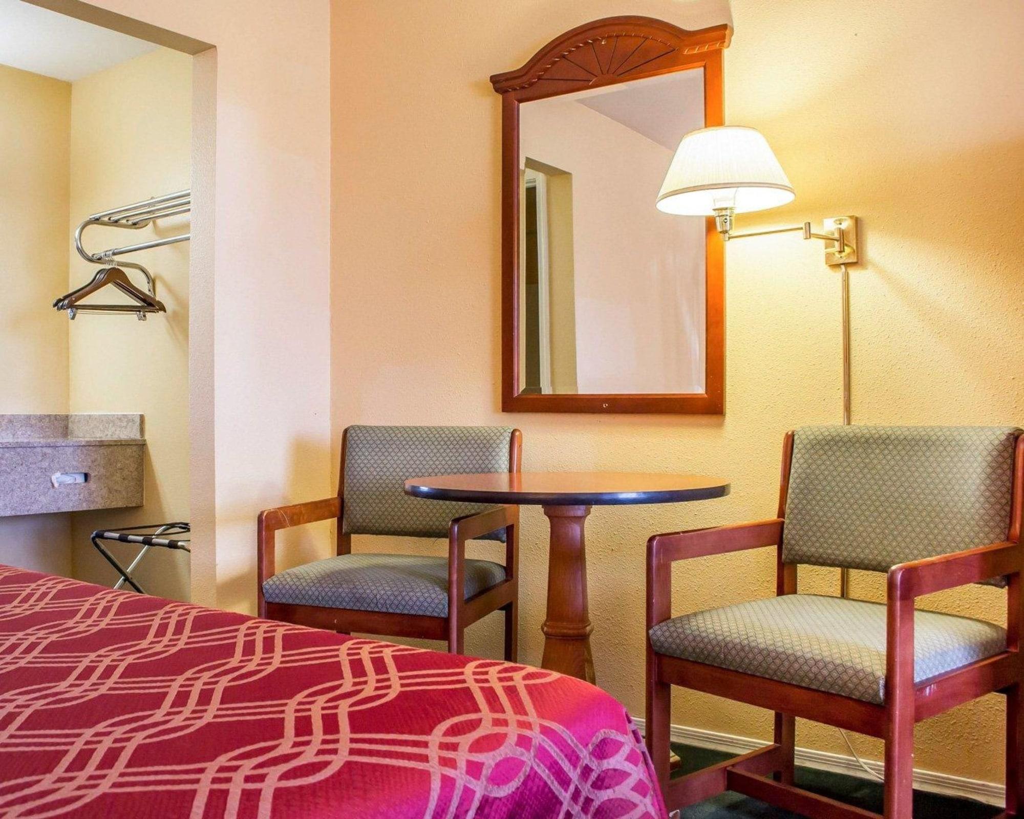 Travelodge By Wyndham Kingman Esterno foto