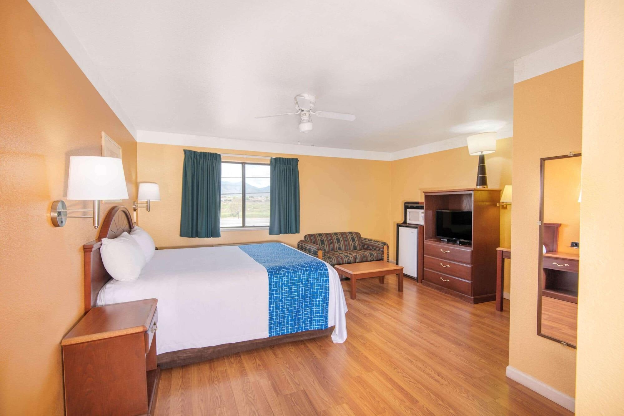 Travelodge By Wyndham Kingman Esterno foto