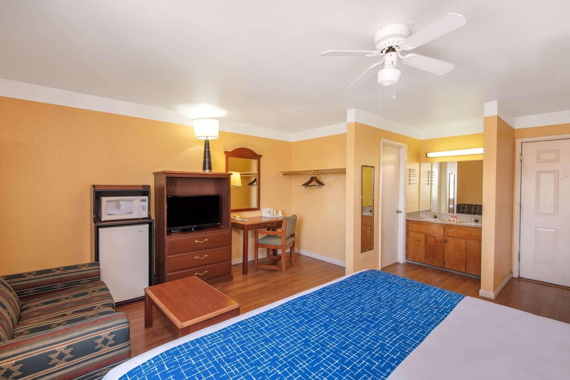 Travelodge By Wyndham Kingman Esterno foto