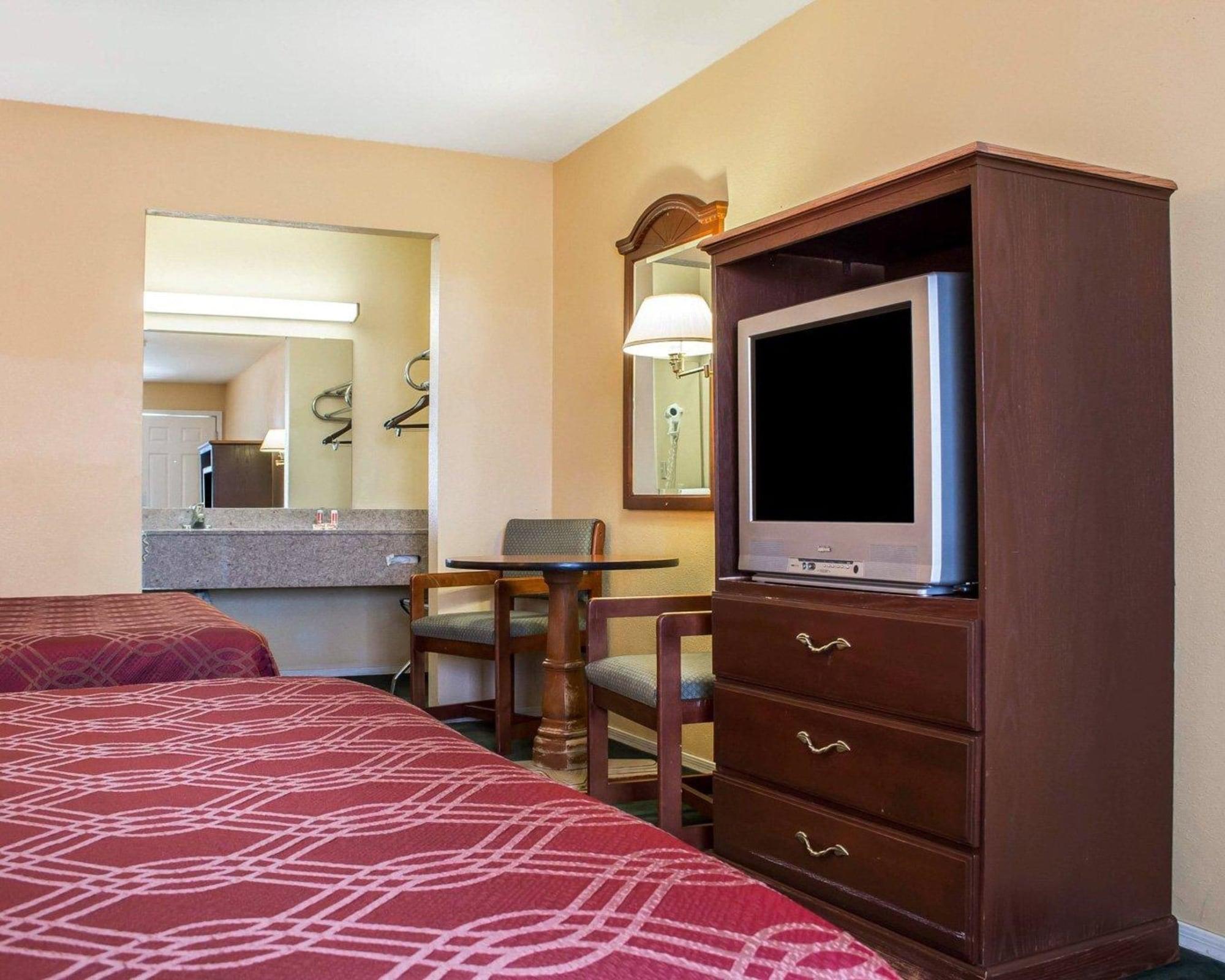 Travelodge By Wyndham Kingman Esterno foto