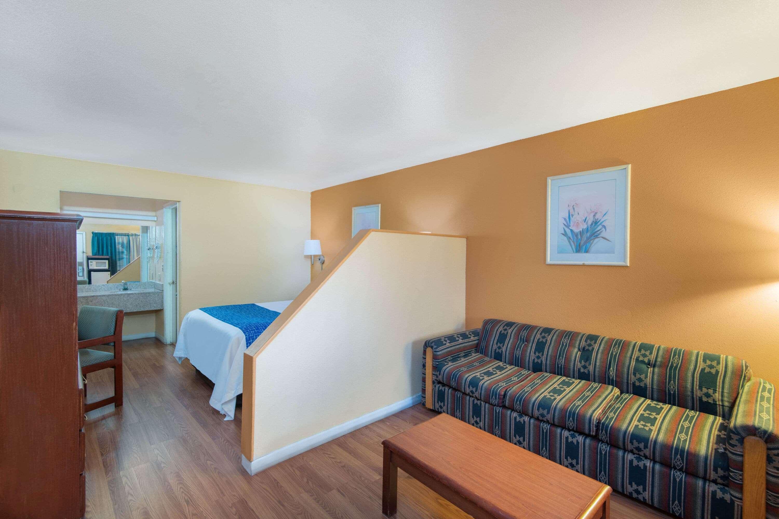 Travelodge By Wyndham Kingman Esterno foto